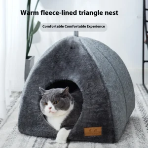 maison douillette pour chat avec intérieur chaud et confortable